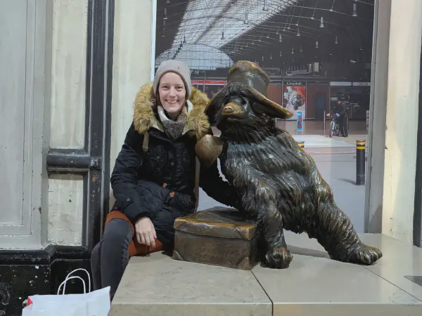 Peddington Statue in der Paddington Station