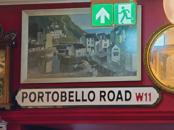 Peddington Statue in der Paddington Station