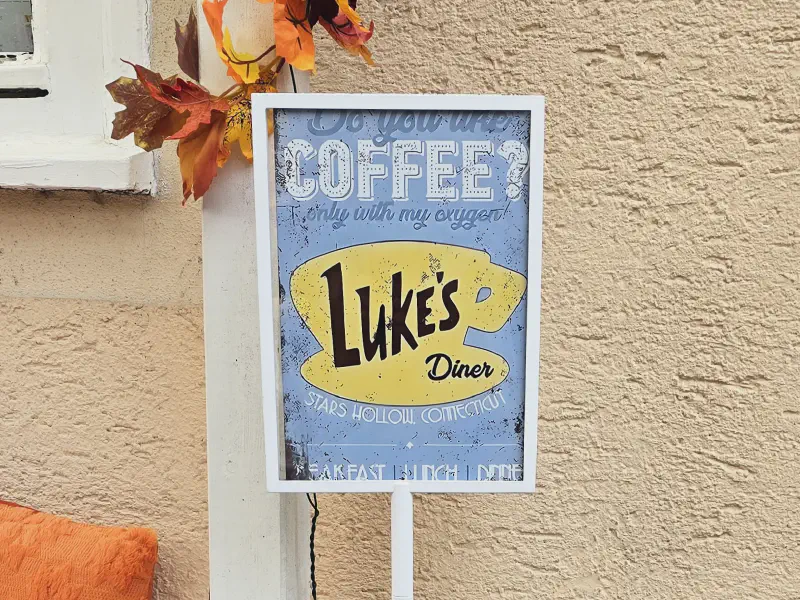 Luke's Diner sign in front of the café